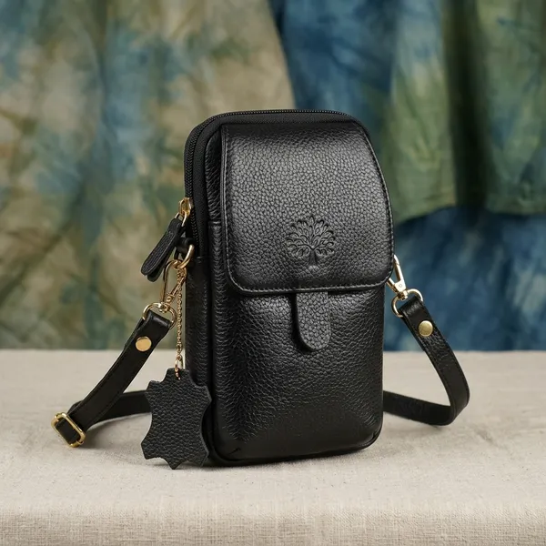 Black_Leather_Mobile_Pouch