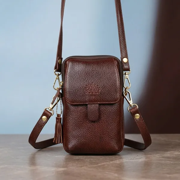 Brown_Leather_Mobile_Pouch_For_Women