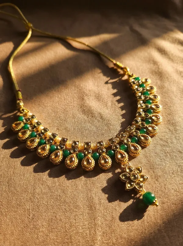 Emerald_Halo_Choker_Set