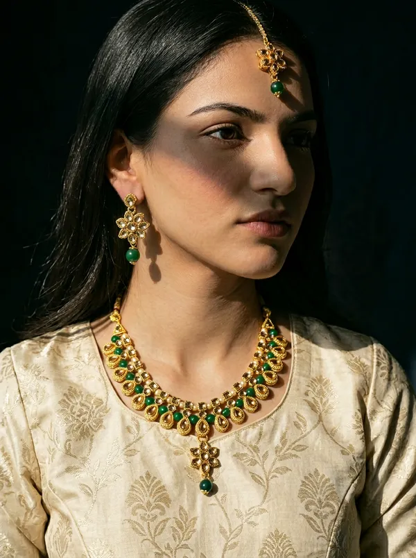 Emerald_Halo_Choker_Set