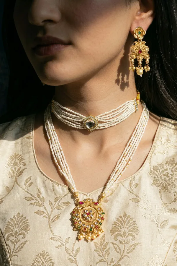 Viraas_Pearl_Necklace_Set