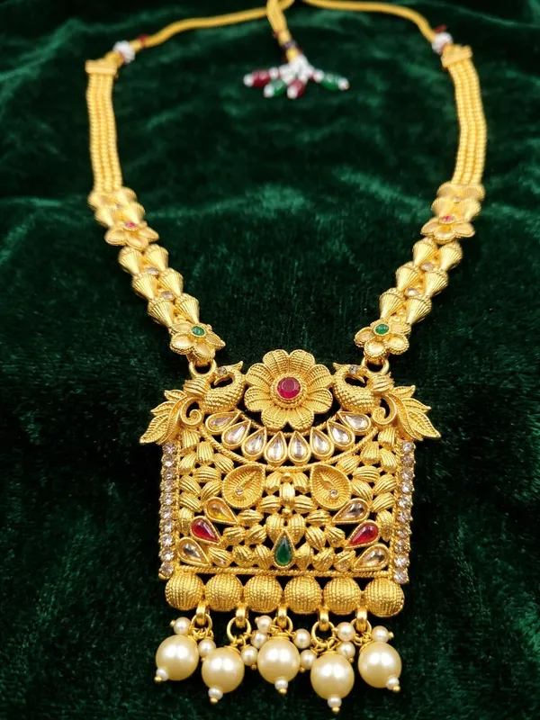 Mandira_Drape_Necklace_Set