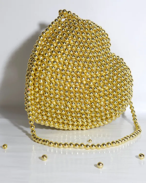 The_Golden_Heart_An_Element_Of_Pure_Gold_Radiance