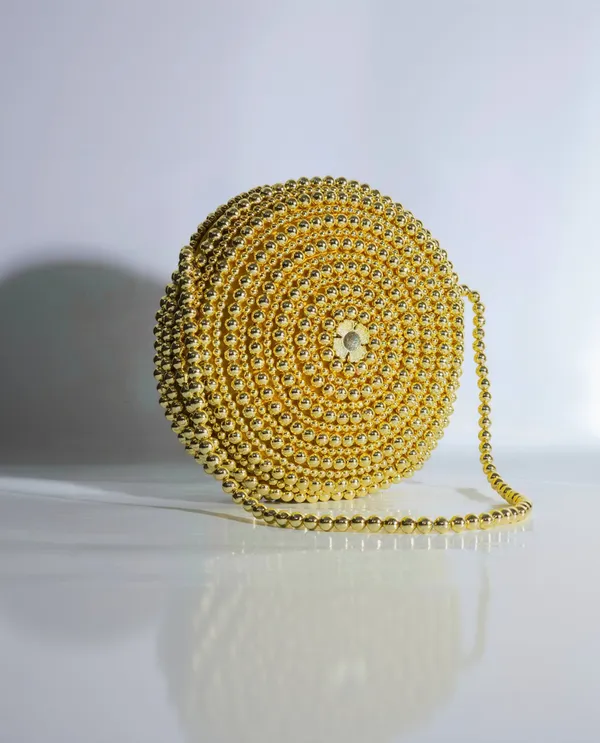 The_Golden_Pearl_An_Element_Of_Pure_Gold_Radiance