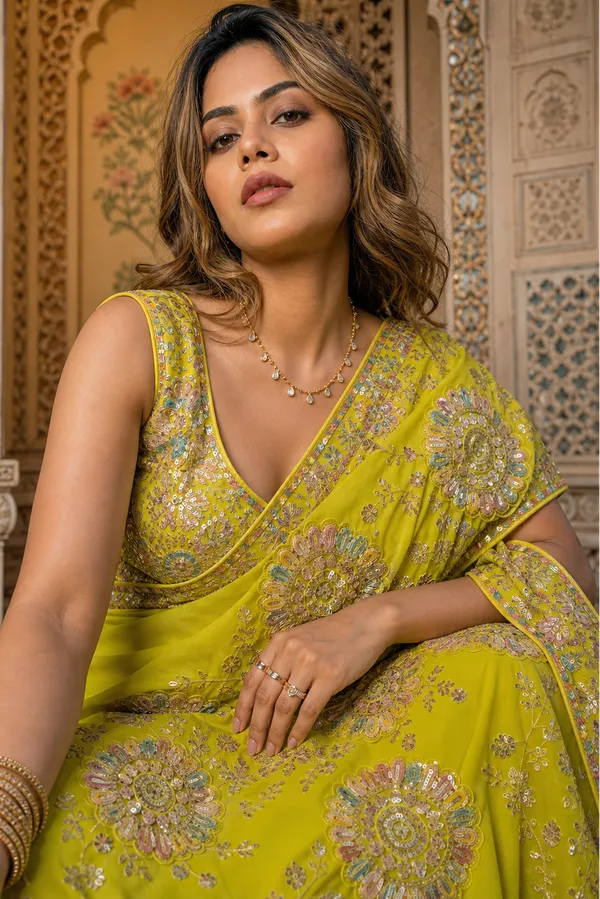 Sunlit_Bloom_Ready_To_Wear_Saree