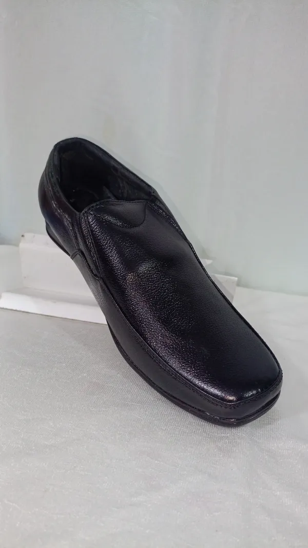 Black_Textured_Slip-On_Formal_Leather_Shoes_For_Men