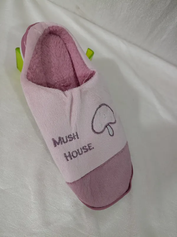 Pink_Fleece_Slip-On_Baby_Slipper_For_Infants