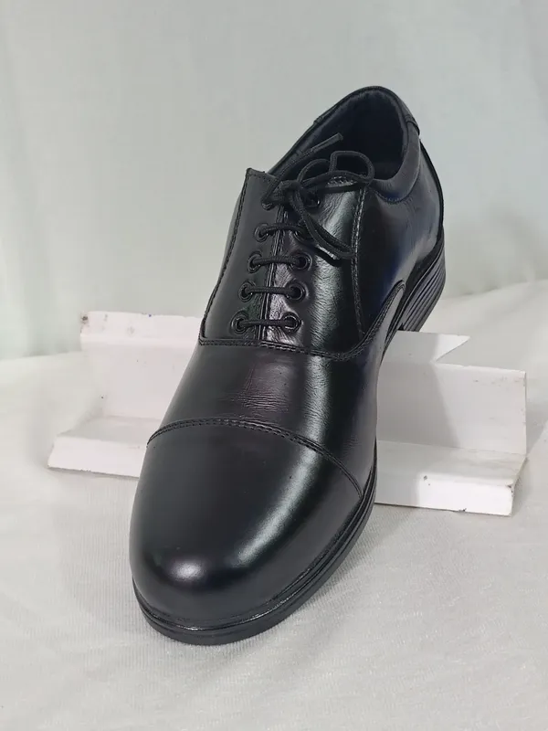Black_Formal_Lace-Up_Leather_Shoes_For_Men