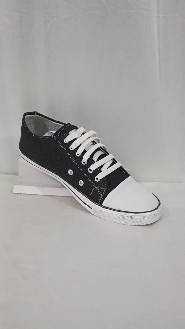 Black_Canvas_Casual_Sneakers_For_Unisex
