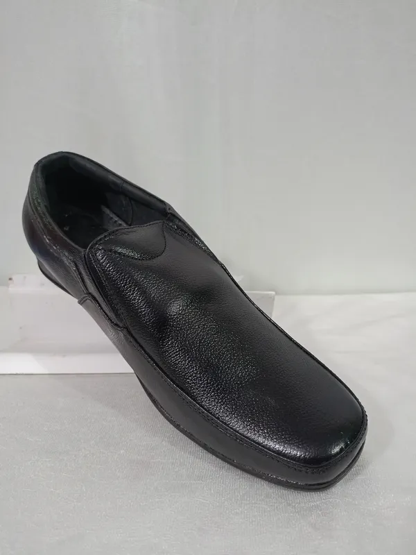 Black_Textured_Slip-On_Formal_Leather_Shoes_For_Men