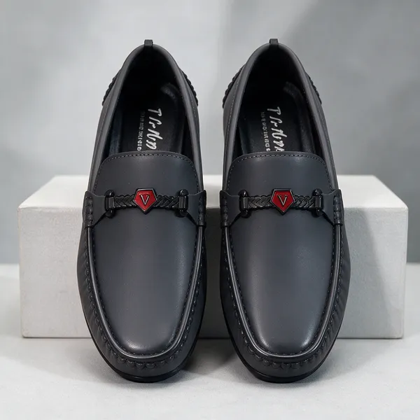 Black_Slip-On_Loafer_Shoes_For_Men