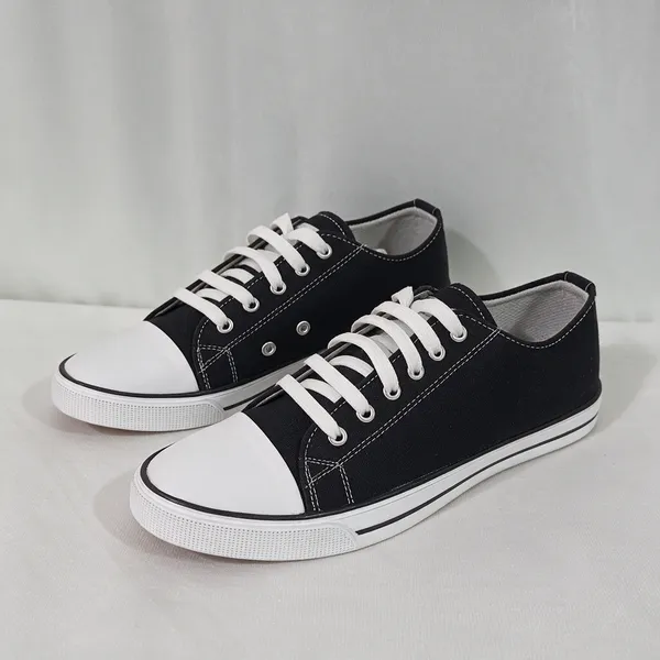 Black_Canvas_Casual_Sneakers_For_Unisex