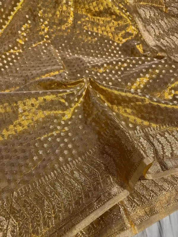 Copper_Tissue_Silk_Saree_with_rich_pallu_and_blouse
