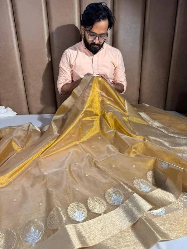 Copper_Tissue_Silk_Saree_with_rich_pallu_and_blouse