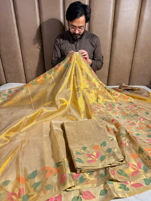 Never_seen_before_copper_tissue_silk_saree_with_floral_rich_pallu