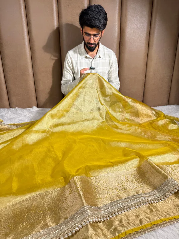 Jahnvi_Kapoor_Inspired_Tissue_Silk_Saree