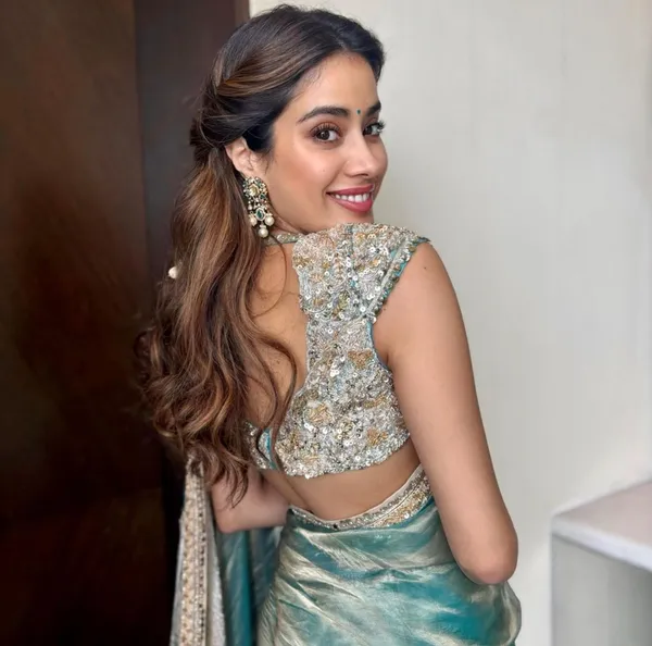 Jahnvi_Kapoor_Inspired_Sea_Green_Tissue_Designer_Saree