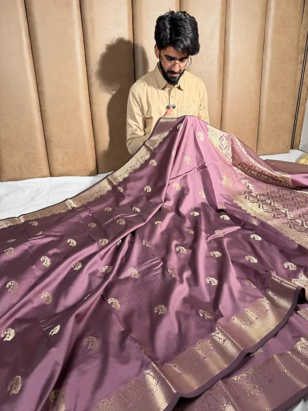 Dusty_shade_Traditional_Weave_Softsilk_Banarasi_Saree