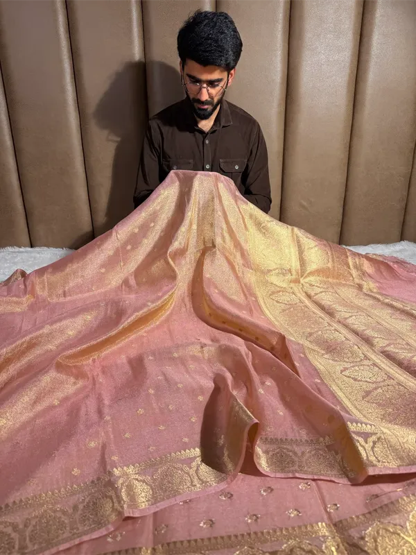 Mauve_Pink_Breathable_Tissue_Silk_Zari_Buti_Weave_Banarasi_Saree