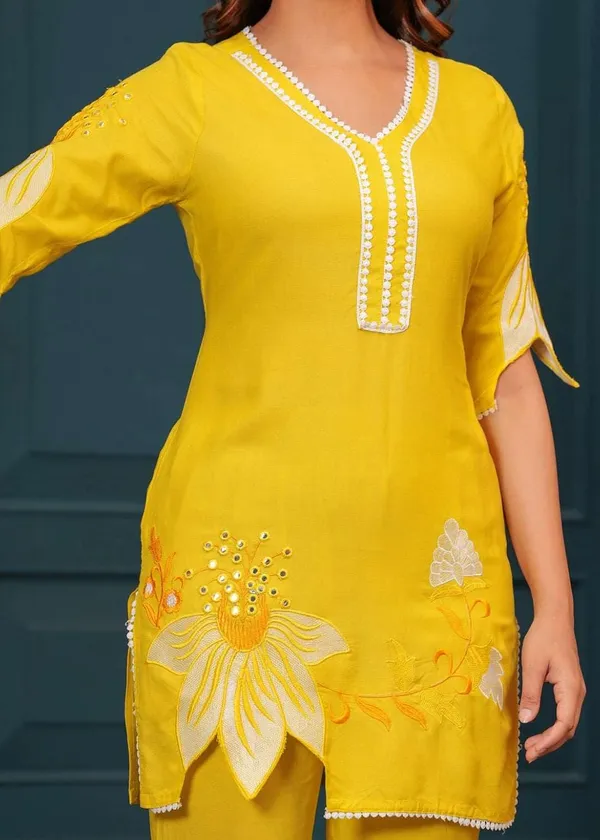 Yellow_Cotton_Polyester_Kurti_With_Pant_For_Women