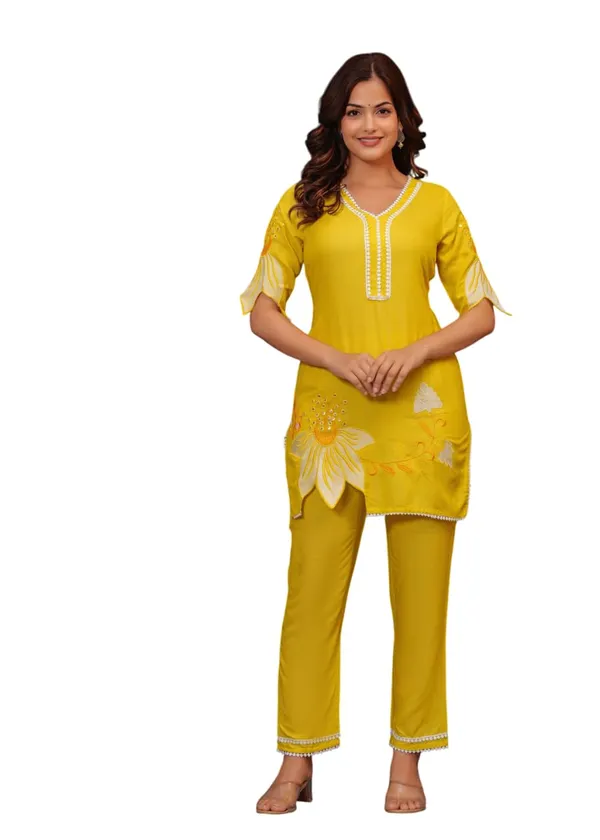 Yellow_Cotton_Polyester_Kurti_With_Pant_For_Women