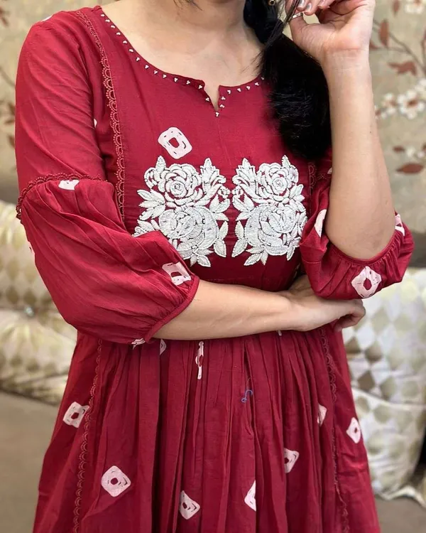 Maroon_Cotton_Polyester_Anarkali_Kurti_With_Pant_For_Women