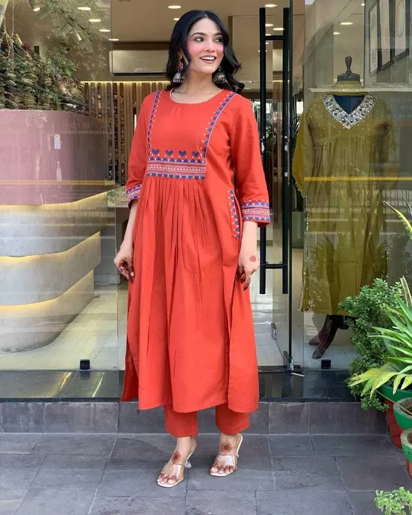 Orange_Rayon_Kurti_With_Pant_Set_For_Women