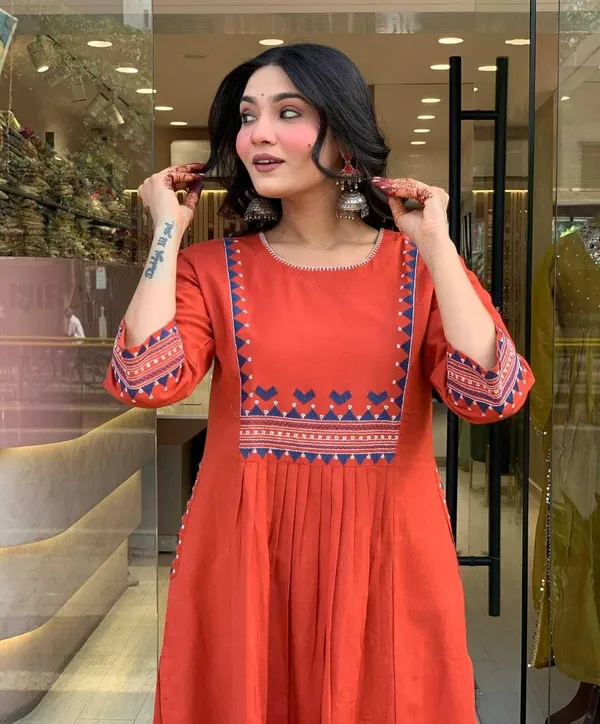 Orange_Rayon_Kurti_With_Pant_Set_For_Women