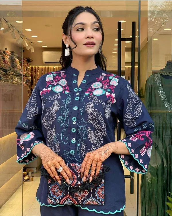 Blue_Cotton_Kurti_With_Pant_Set_For_Women