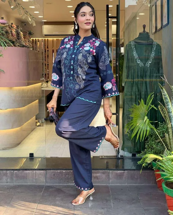 Blue_Cotton_Kurti_With_Pant_Set_For_Women