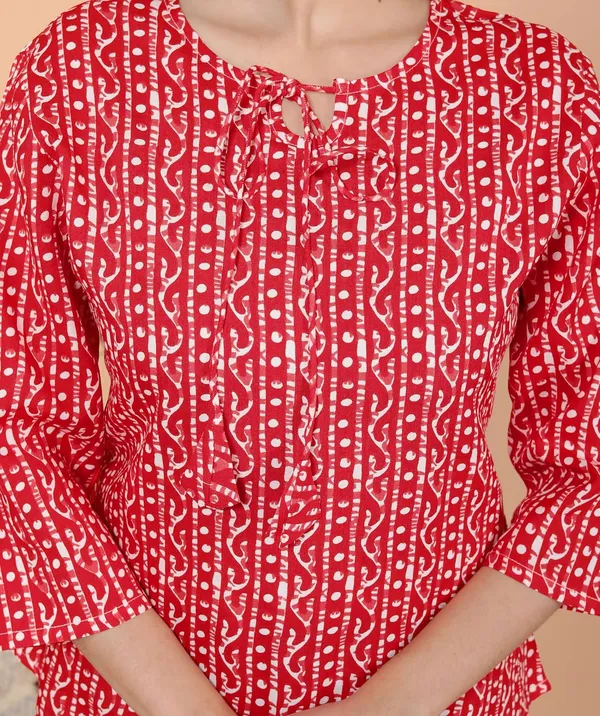 Red_Cotton_Kurti_For_Women