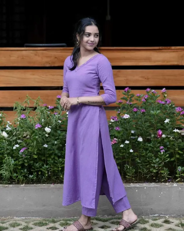 Purple_Cotton__Polyester_V-Neck_Kurti_With_Pant_For_Women