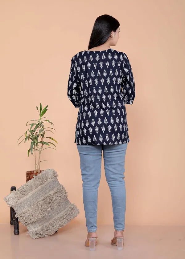 Black_Rayon_Short_Kurti_For_Women