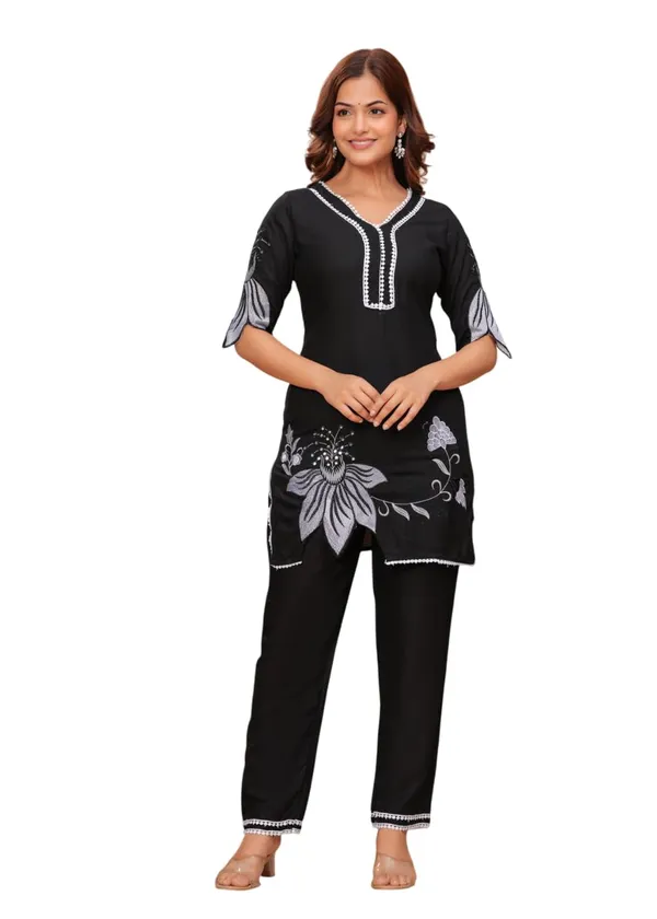 Black_Cotton_Polyester_Kurti_With_Pant_For_Women