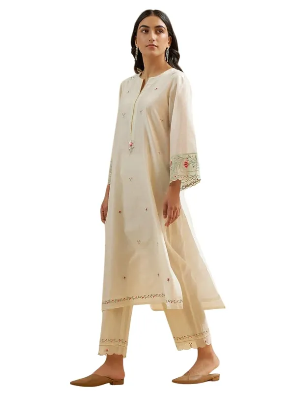 White_Cotton__Polyester_Kurti_With_Pant_For_Women