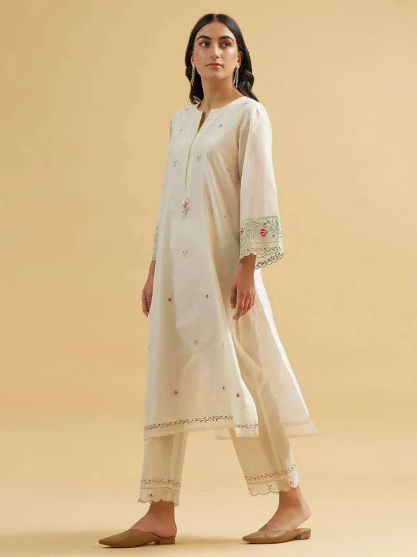 White_Cotton__Polyester_Kurti_With_Pant_For_Women
