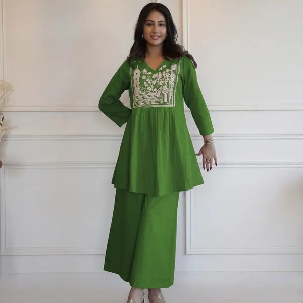 Green_Cotton_Polyester__Anarkali_Kurti_With_Pant_For_Women