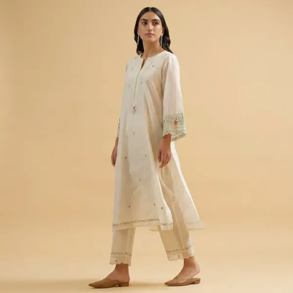 White_Cotton__Polyester_Kurti_With_Pant_For_Women
