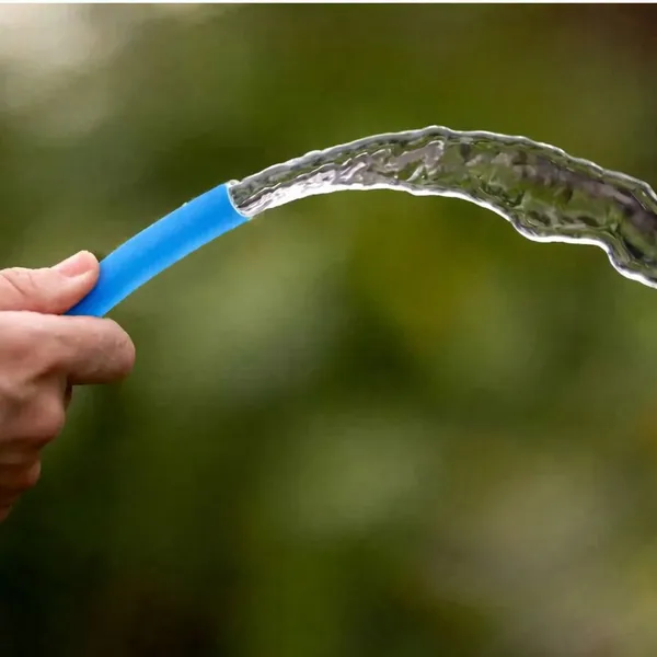 Blue_Pvc_Garden_Hose_Pipe_For_Gardening,_Cleaning_And_Washing