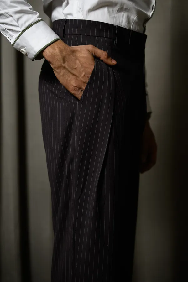 Wine_Brown_Pinstripe_Pleated_Pants(GSG1038)