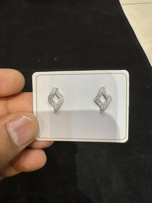 Silver_Sterling_Diamond_Shape_Studded_Stud_Earrings_For_Women