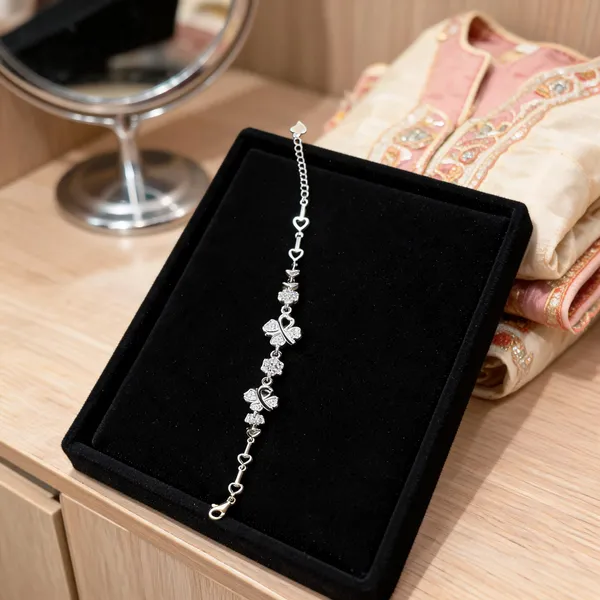 Silver_Sterling_Silver_Clover_Charm_Bracelet_For_Women