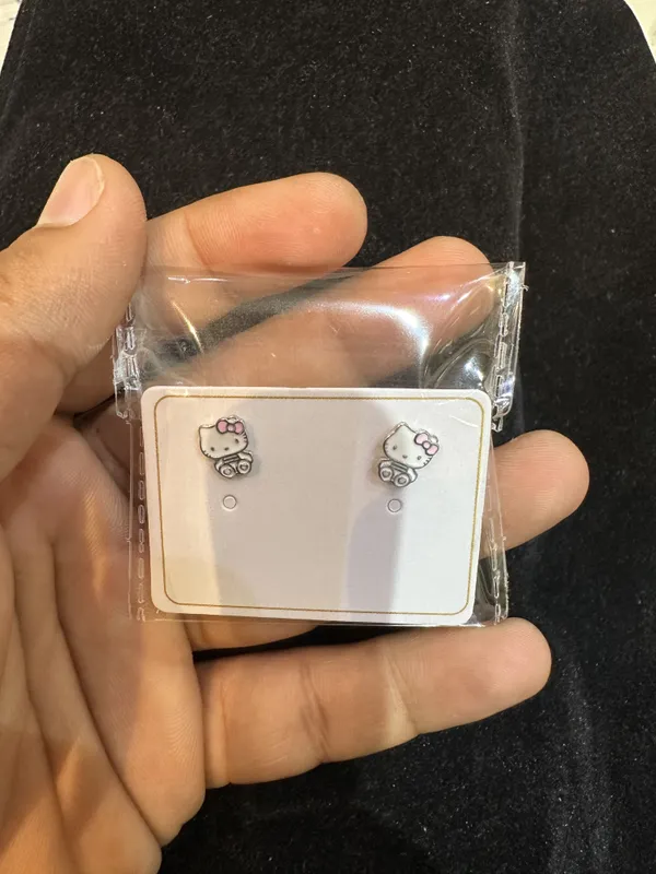 Silver_White_Enamel_Kitty_Stud_Earrings_For_Girls