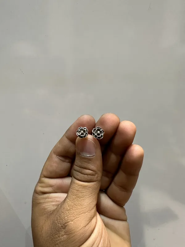 Black_Silver_Oxidised_Floral_Sterling_Stud_Earrings_For_Women