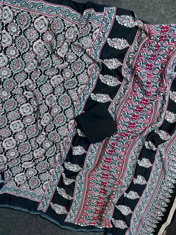 Printed_Bollywood_Crepe_Silk_Saree_(Black)_with_Printed__Pallu