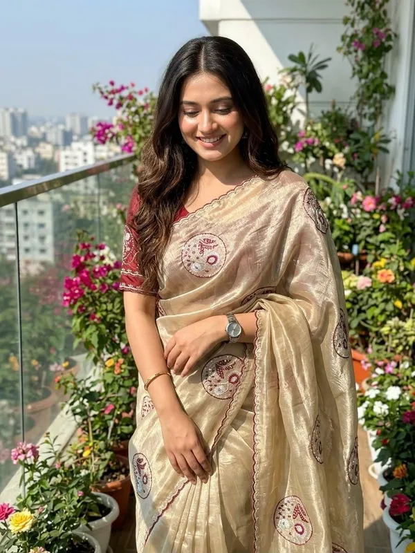 Pure_Soft_Fendy_Satin_Saree_With__Embroidery_Work_And_Contrast_Maching_Blouse