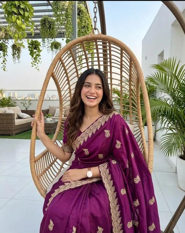Embroidered_Bollywood_Georgette_Saree_(Wine)
