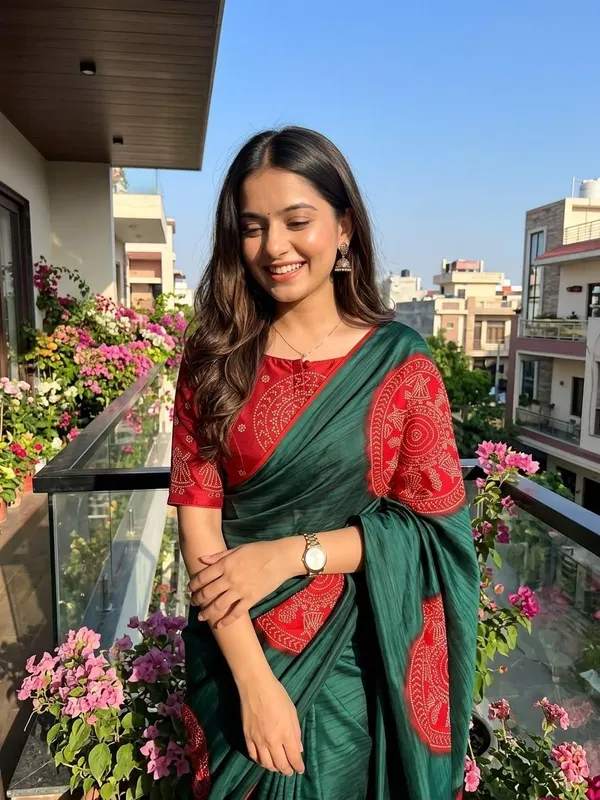 Pure_Crepe_Silk_Green_Saree_with_Banthani_Print_Blouse_And_Printed_pallu