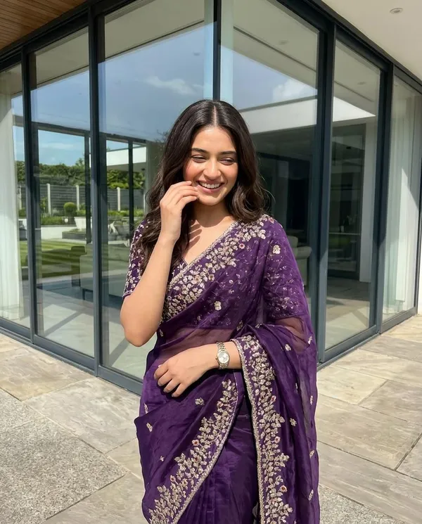 Pure_soft_Fandy_Satin_Silk_Saree_with_Embroidery__Sequence_Work_And_Embroidery_Work__Stich_Blouse