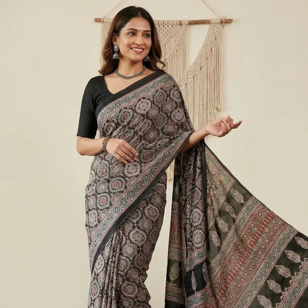 Printed_Bollywood_Crepe_Saree_(Black)